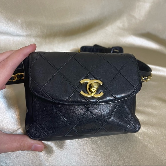 💕SOLD💕Chanel black quilted leather vintage belt bag bum bag - Picture 15 of 16